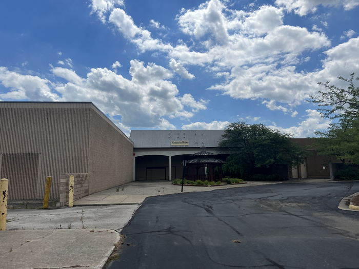 Hampton Towne Centre (Hampton Square Mall) - July 31 2022 (newer photo)